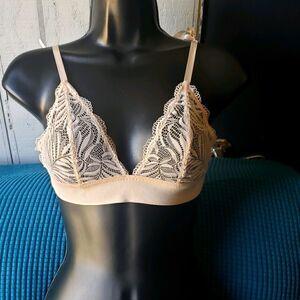 Iris & Lilly lace bow bralette size small
